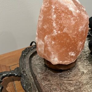 Natural salt lamp Himalayan glow with on off switch plugs in